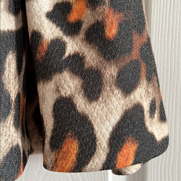 H&M Leopard Print Skirt - Picture 3 of 5